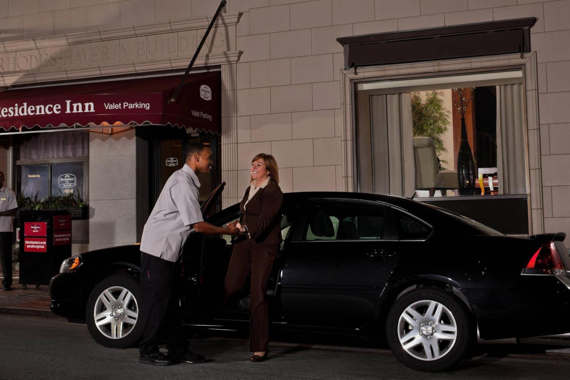 Residence Inn Atlanta Downtown מראה חיצוני תמונה